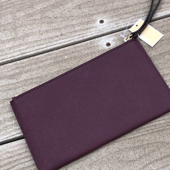 Authentic NWT Michael Kors perforated wristlet - Picture 5 of 6